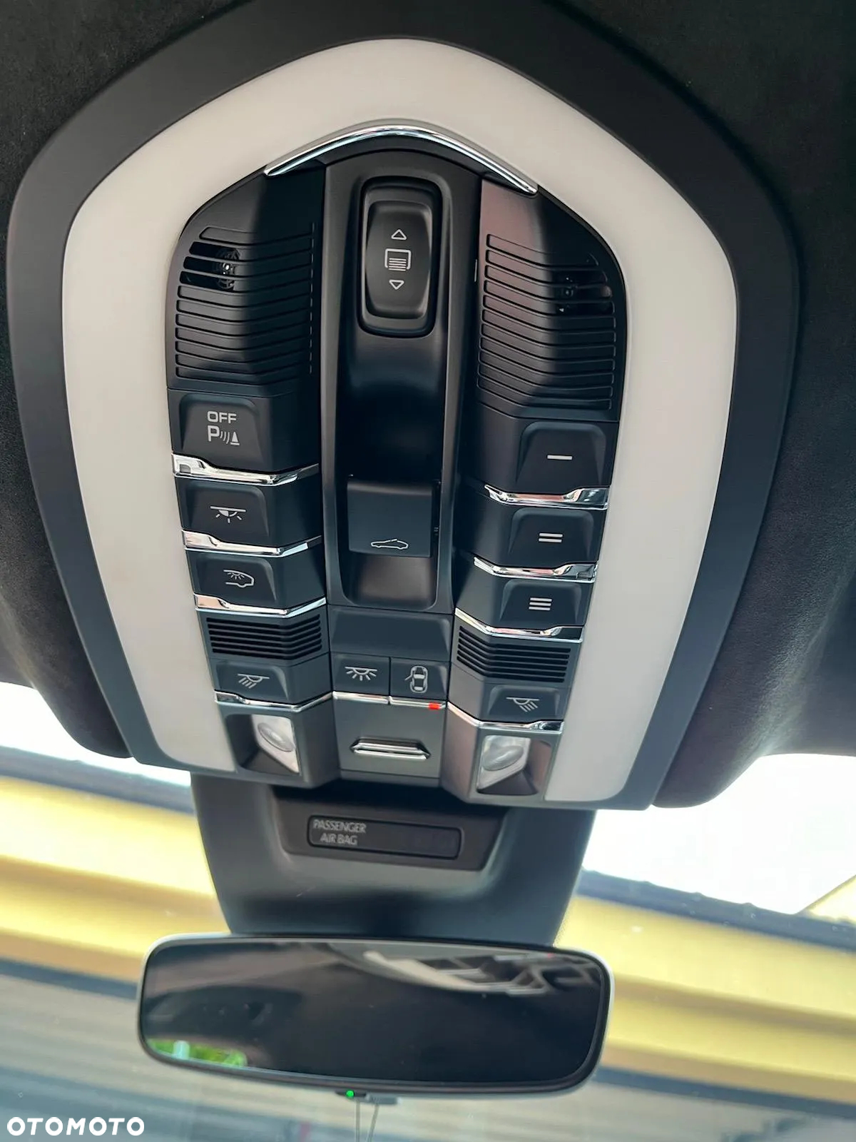 Porsche Macan Turbo - 23