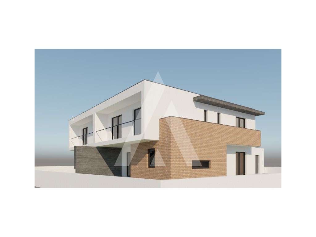 Moradia T4, geminada em õtima localização! - Grande imagem: 5/22