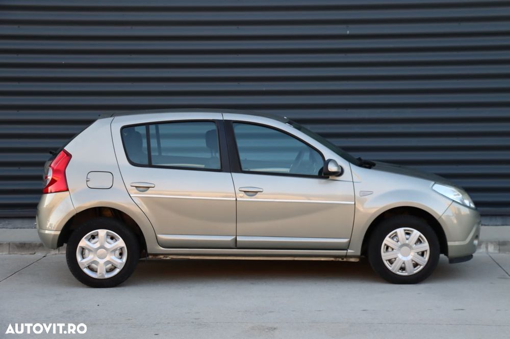 Dacia Sandero - 6