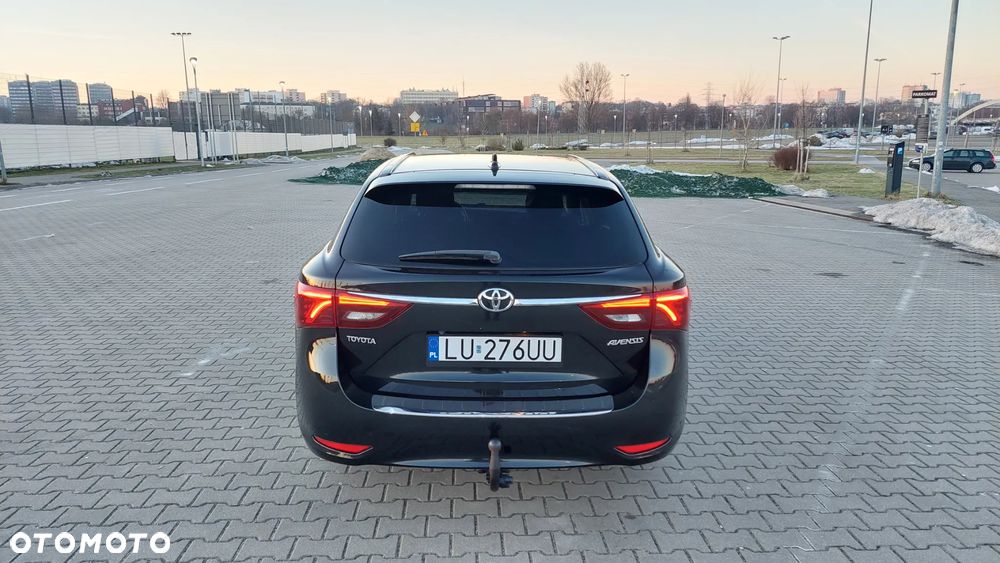 Toyota Avensis 1.8 Premium EU5 MS - 6