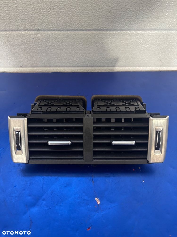 RANGE ROVER KRATKA NAWIEWU SRODKOWA - 1