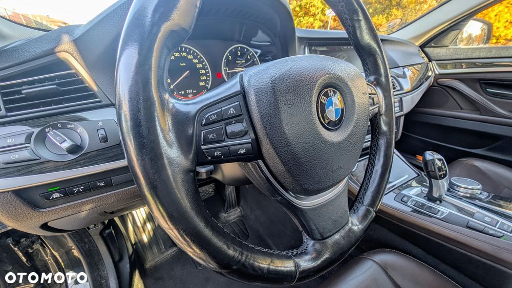 BMW Seria 5 520d Touring Luxury Line - 3