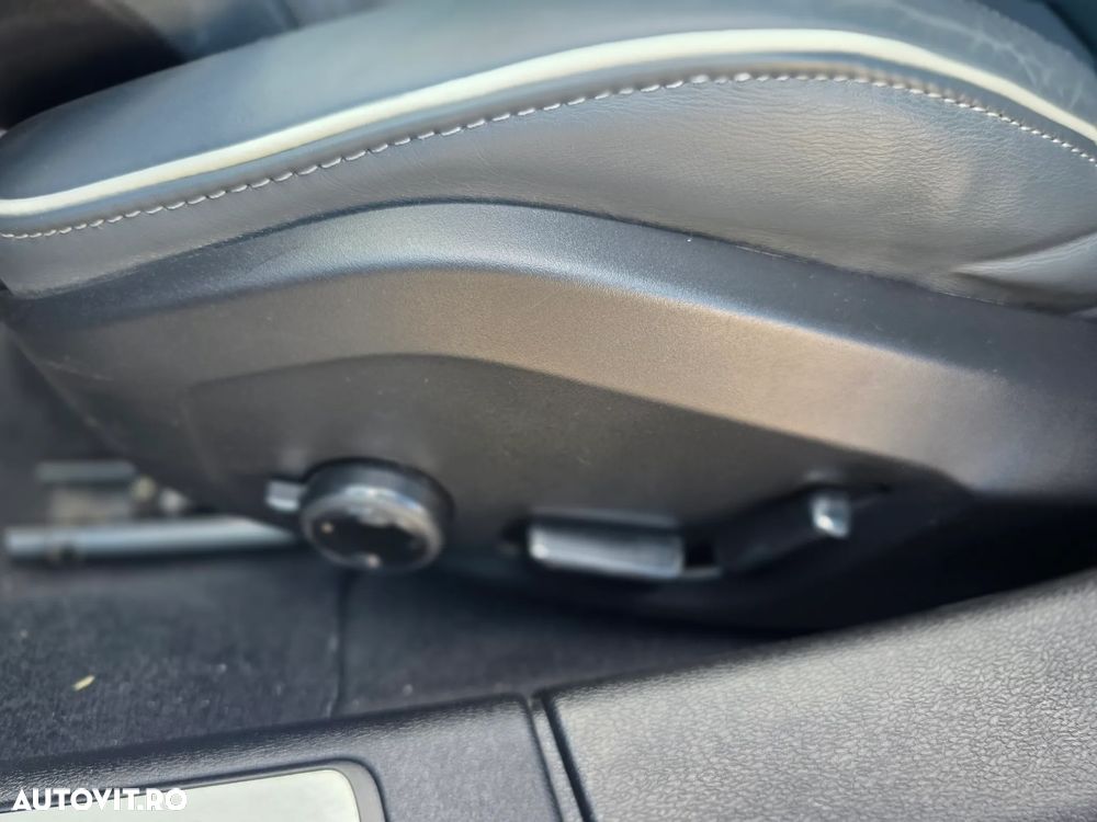 Volvo S60 B4 MHEV AT Plus Dark - 13