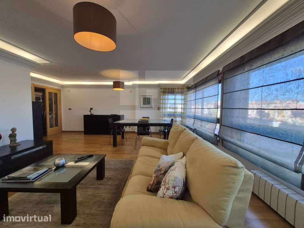 Apartamento T3 no Lumiar: Conforto e Sofisticação com acabamentos d... - Grande imagem: 3/35