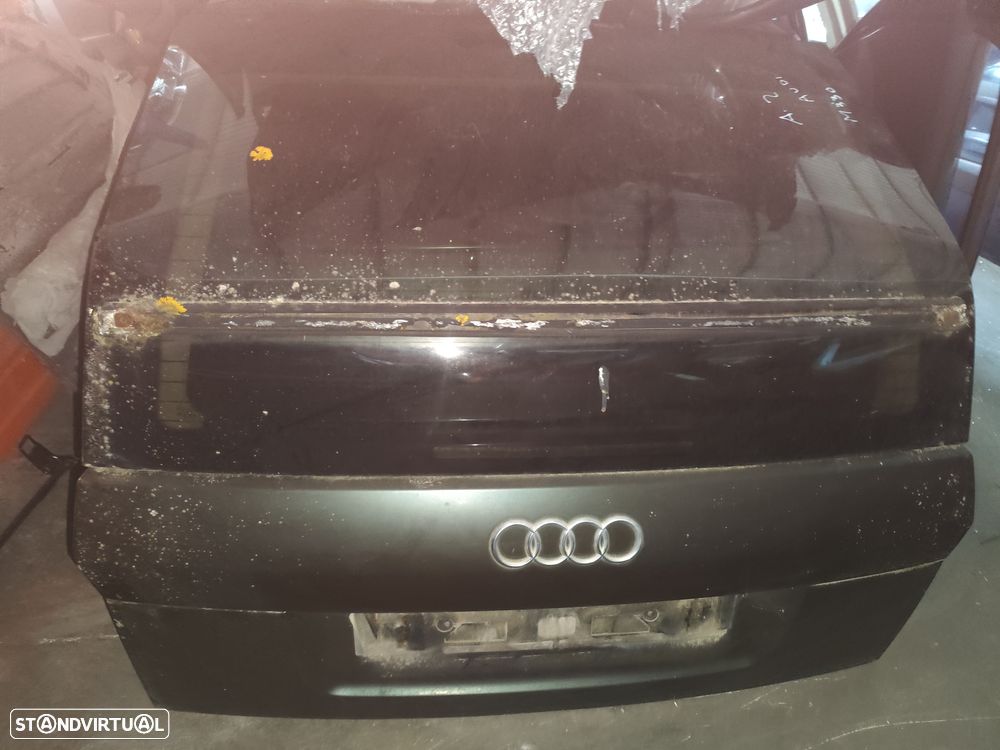 AUDI A2 TAMPA DA MALA - M330 - 1
