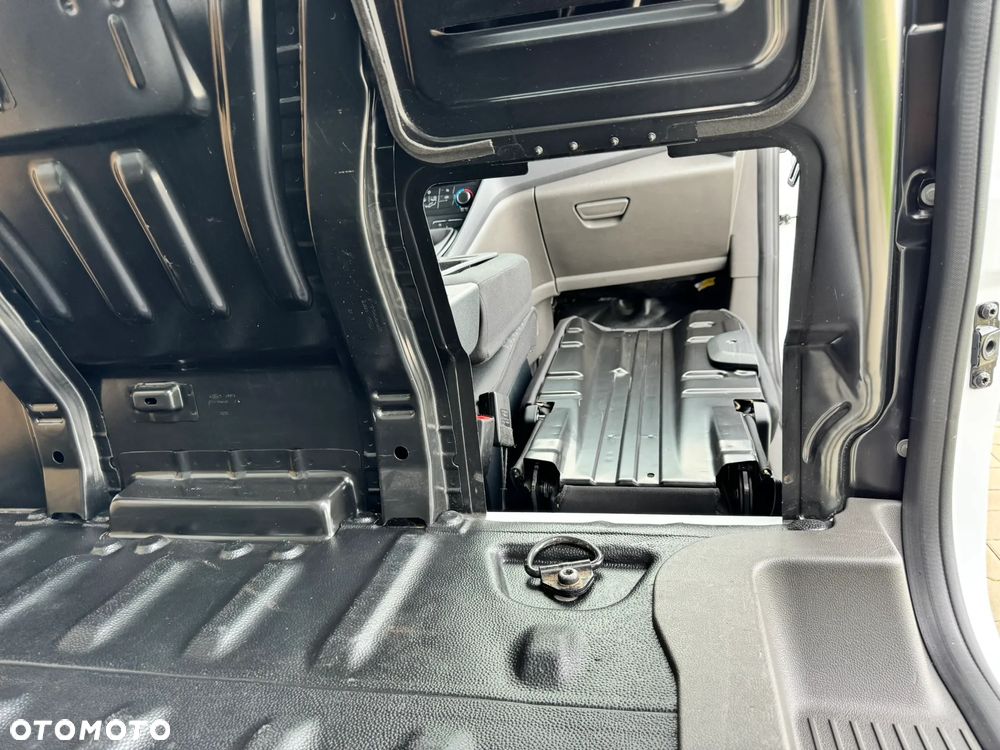 Ford Transit Connect - 30