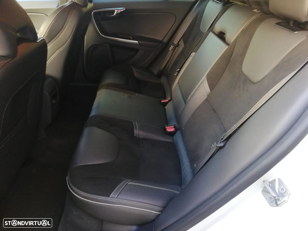 Volvo V60 2.4 D6 R-Design Sum.AWD Phev - 50