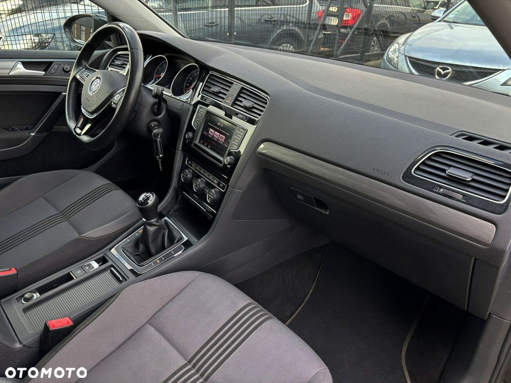 Volkswagen Golf 1.4 TSI BMT Highline - 29