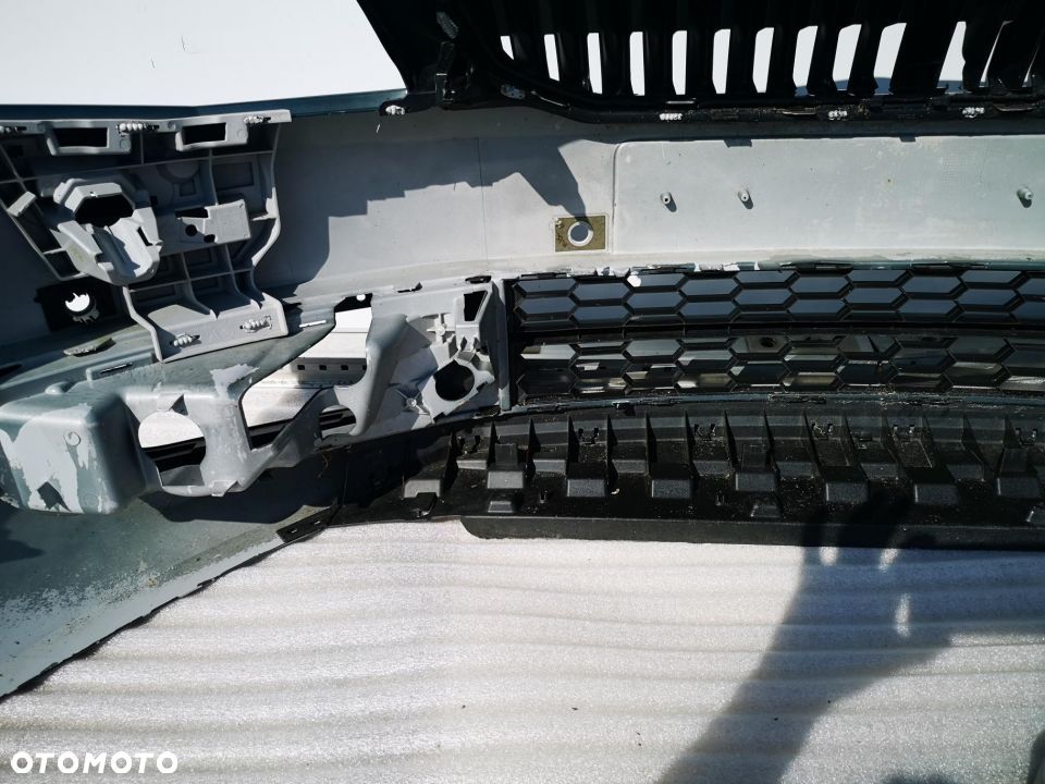 SKODA OCTAVIA III 12- ZDERZAK PRZEDNI PRZÓD NA SPRYSKI + 4 X PDC 4XPDC , nr aukcji NZ244 - 18