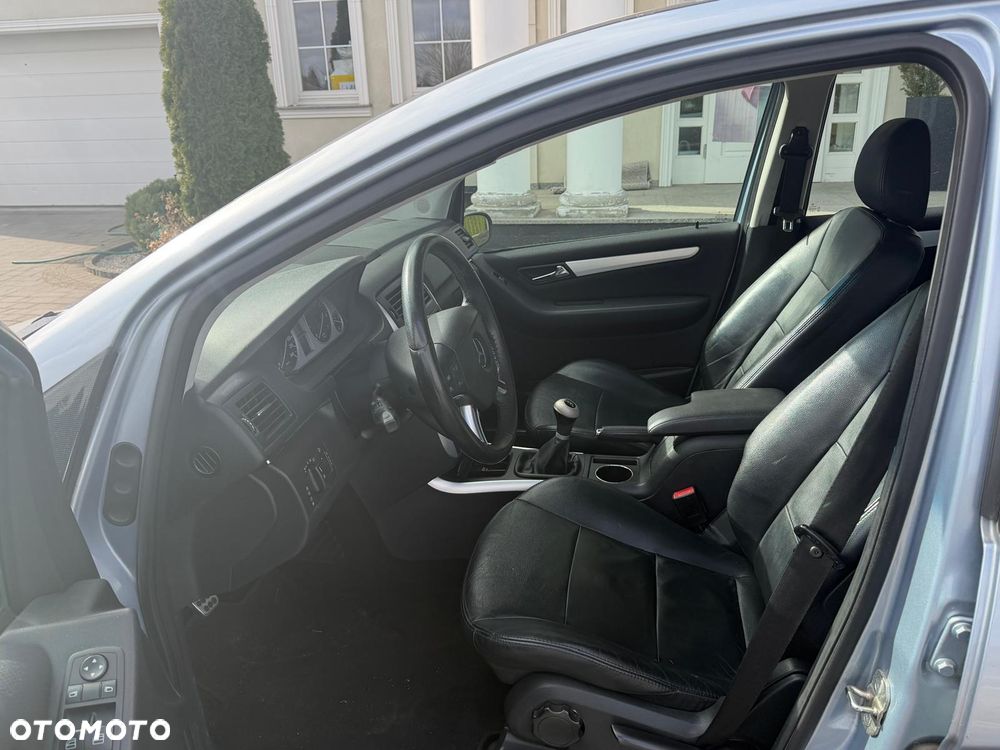 Mercedes-Benz Klasa B 160 BlueEFFICIENCY SPORT EDITION - 4