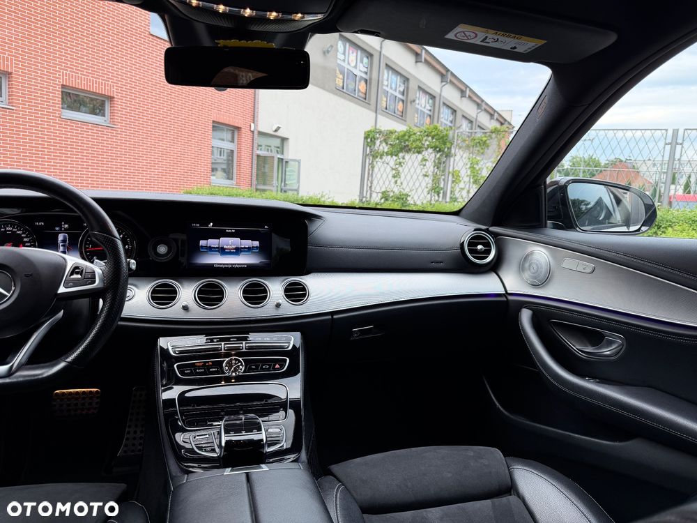 Mercedes-Benz Klasa E 220 d 9G-TRONIC - 35