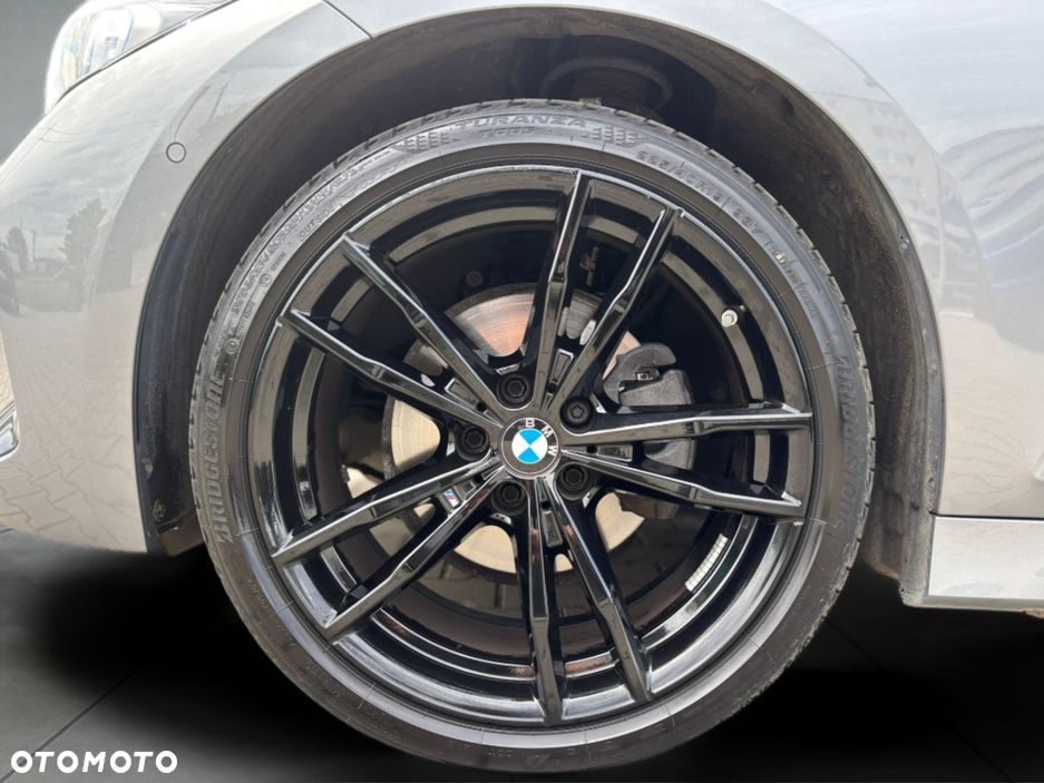 BMW Seria 3 320i xDrive M Sport - 28