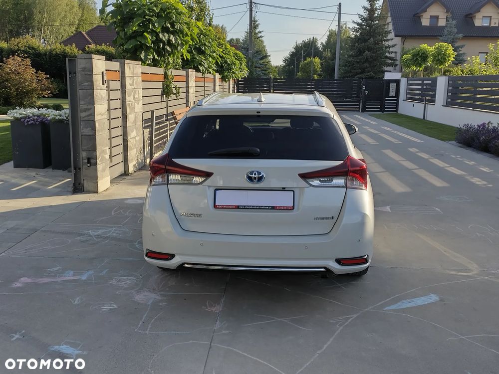 Toyota Auris Hybrid 135 Prestige - 2