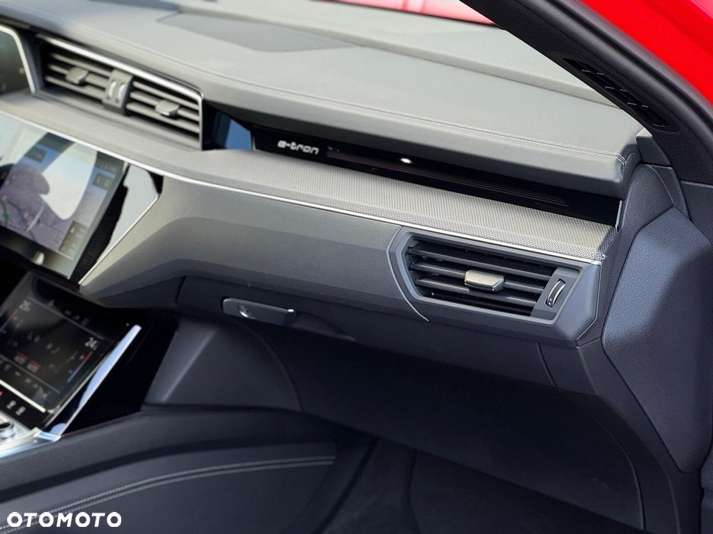 Audi Q8 Sportback e-tron - 15