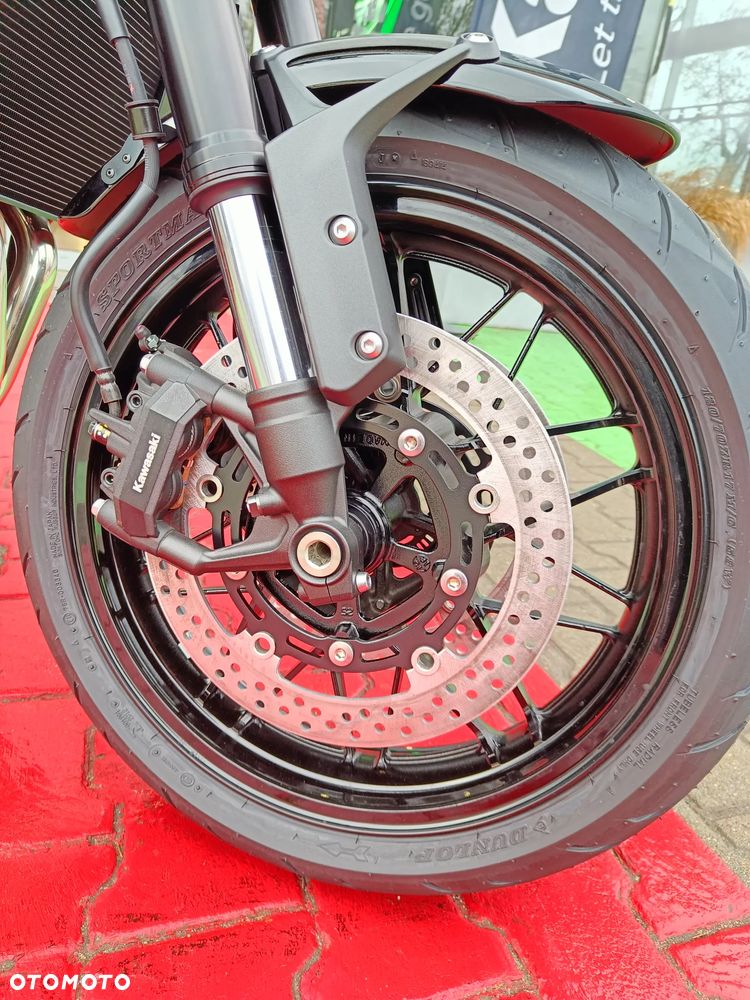 Kawasaki Z 900 RS - 13