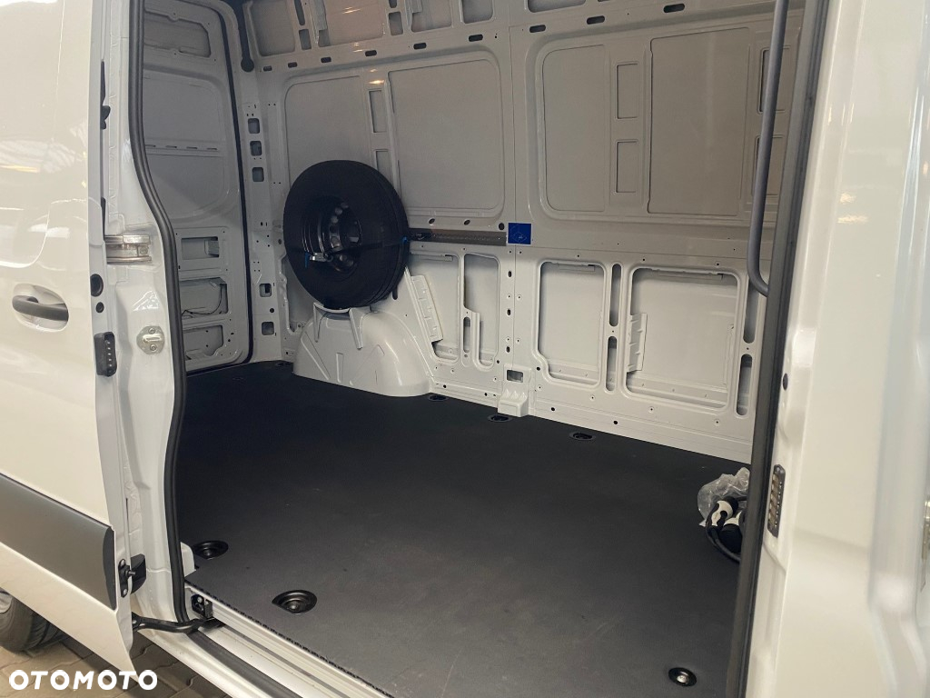 Mercedes-Benz eSprinter - 17