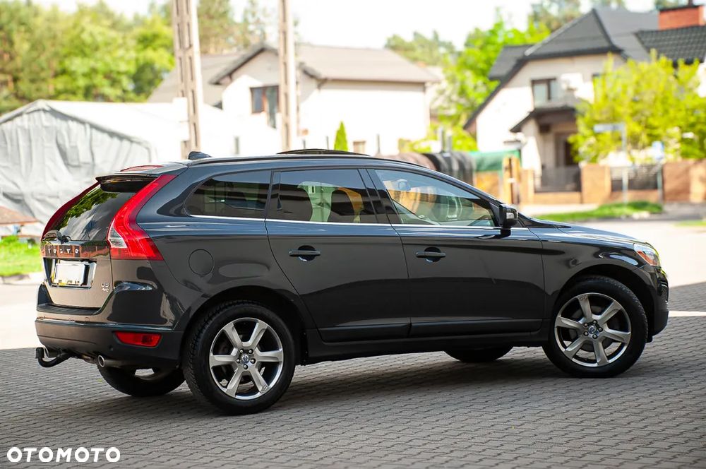 Volvo XC 60 D5 AWD Geartronic Momentum - 24