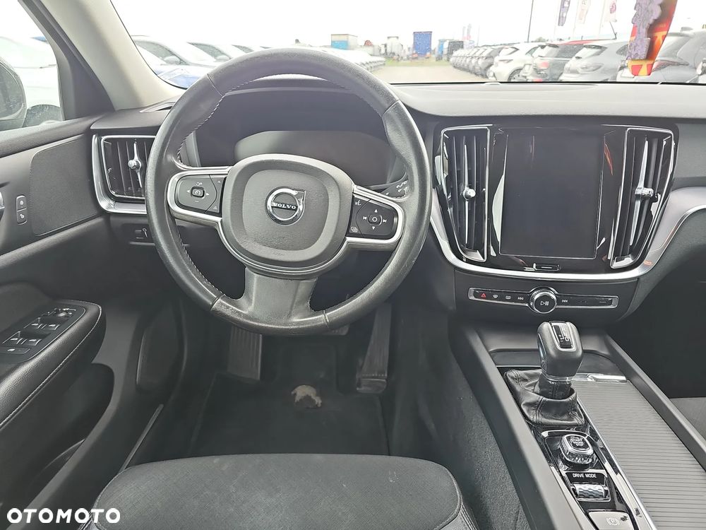 Volvo V60 D3 Momentum Pro - 11