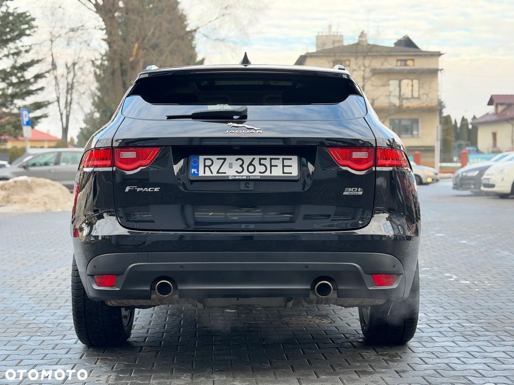 Jaguar F-Pace 30t AWD Portfolio - 4