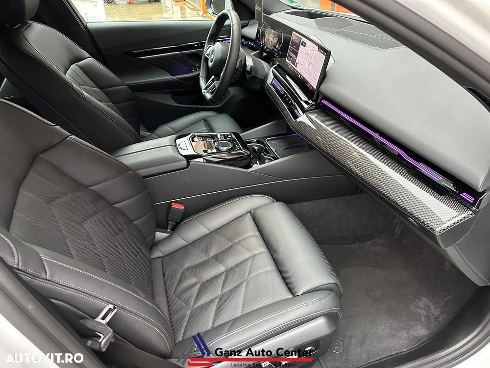 BMW Seria 5 520i AT MHEV - 13