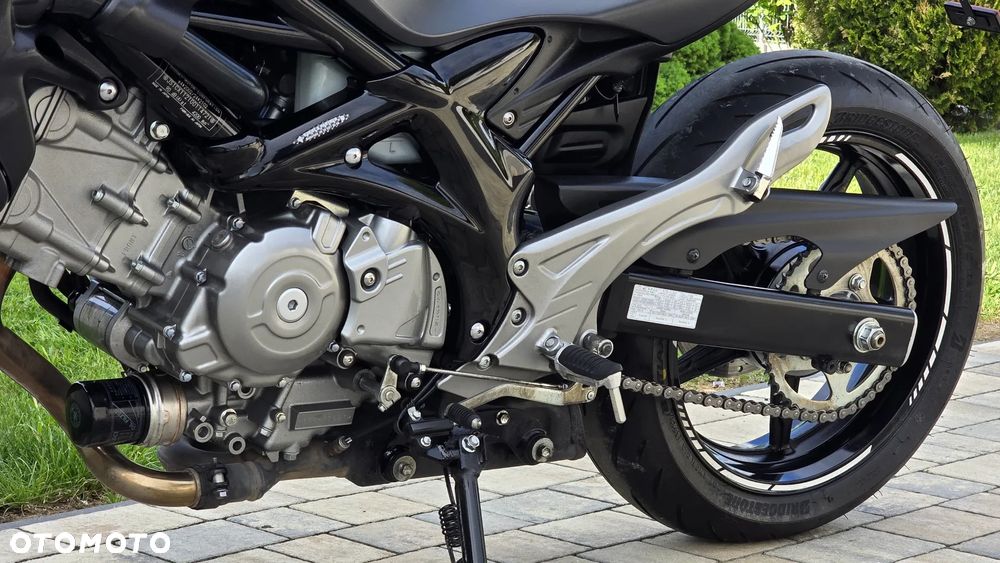 Suzuki Gladius - 35