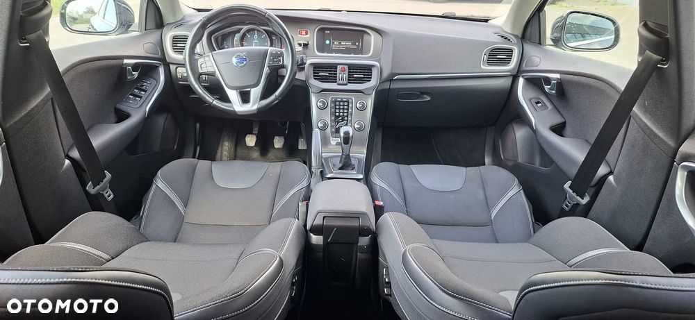 Volvo V40 D4 Momentum - 11