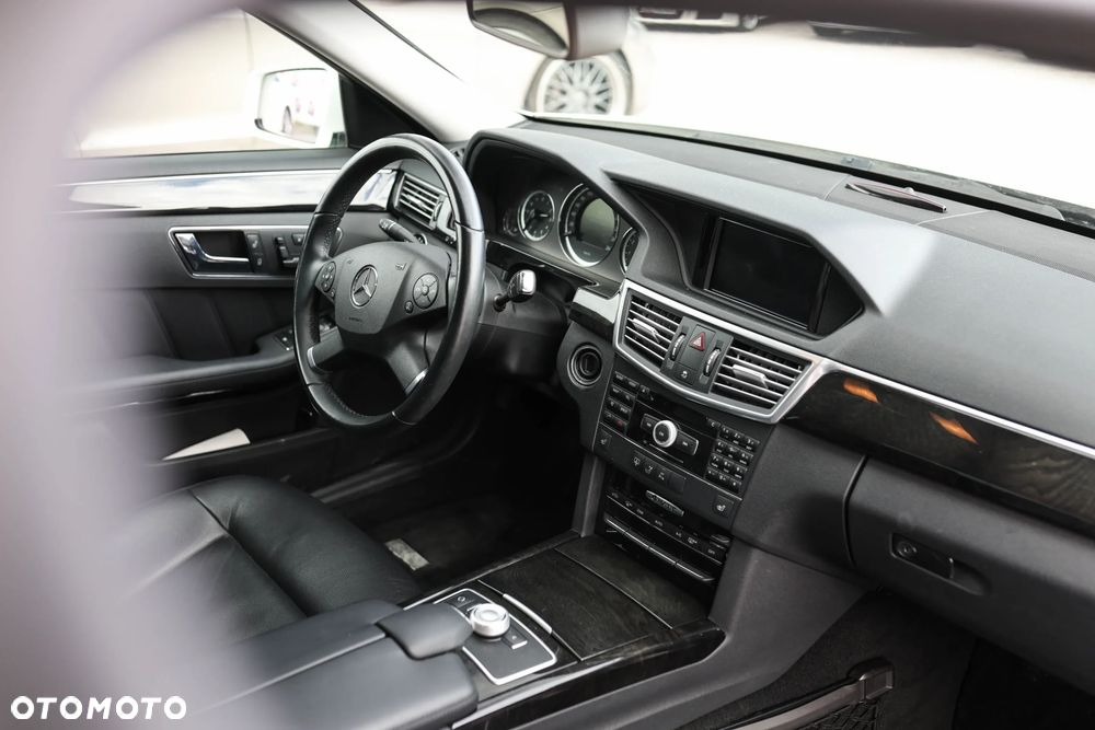 Mercedes-Benz Klasa E 350 4-Matic Avantgarde - 29