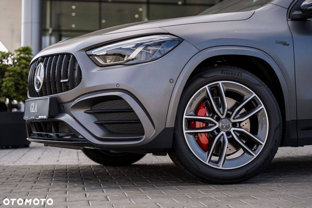 Mercedes-Benz GLA - 3