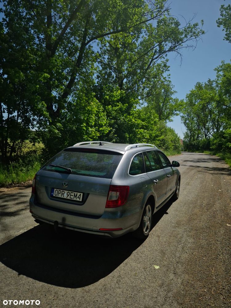 Skoda Superb 2.0 TDI DSG Ambition - 3