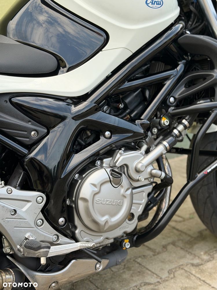 Suzuki Gladius - 15