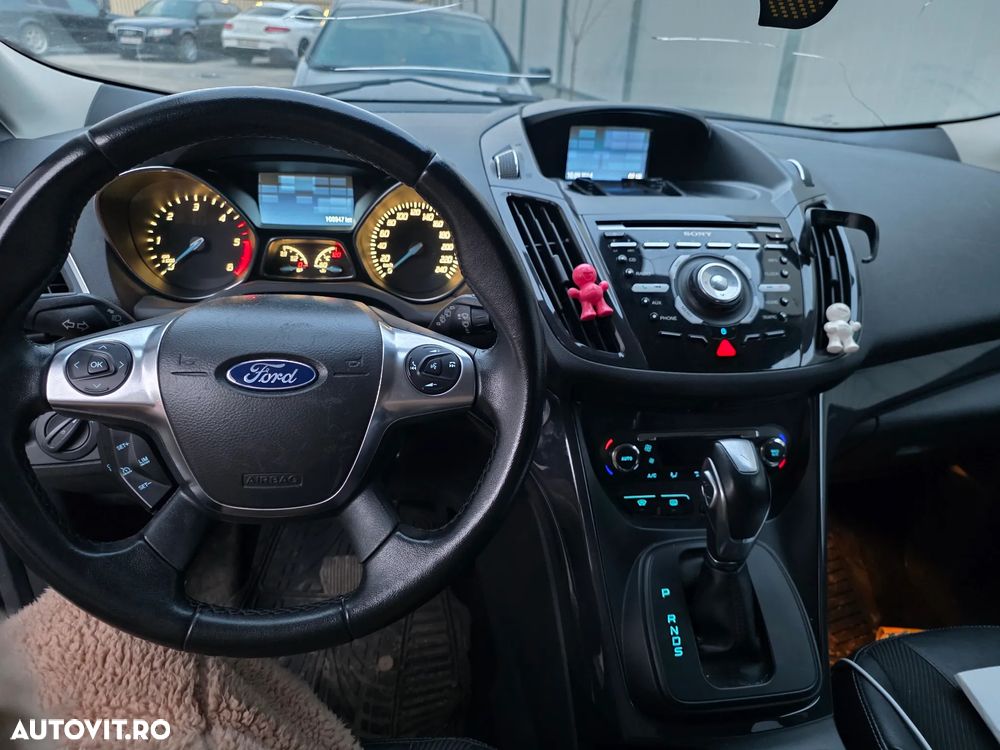 Ford Kuga 2.0 TDCi Powershift 4WD Titanium - 8