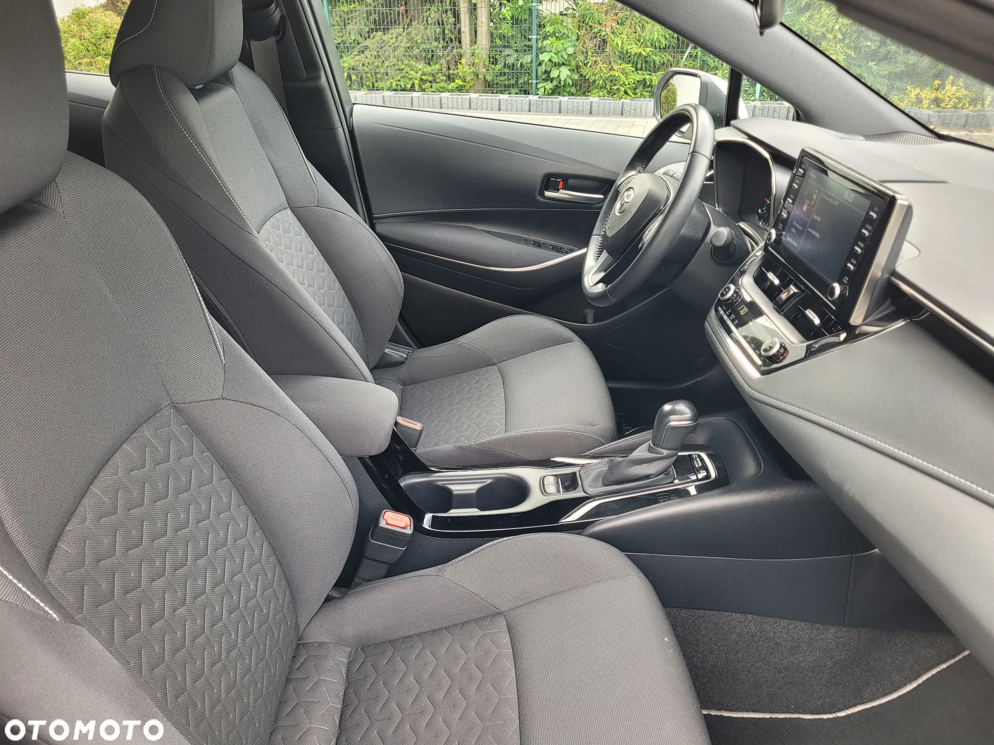 Toyota Corolla 1.8 Hybrid Touring Sports Comfort - 9