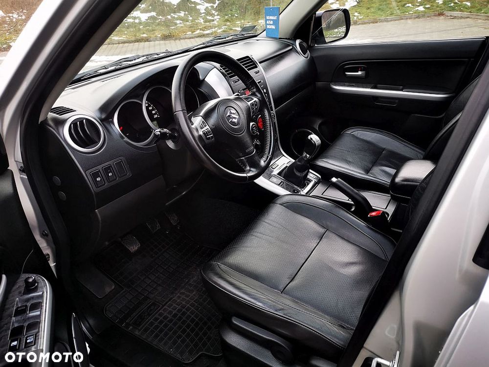 Suzuki Grand Vitara 1.9 DDiS De luxe - 26