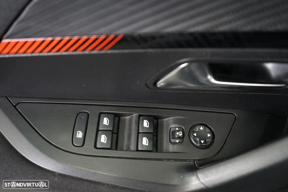 Peugeot 2008 1.2 PureTech Allure - 19