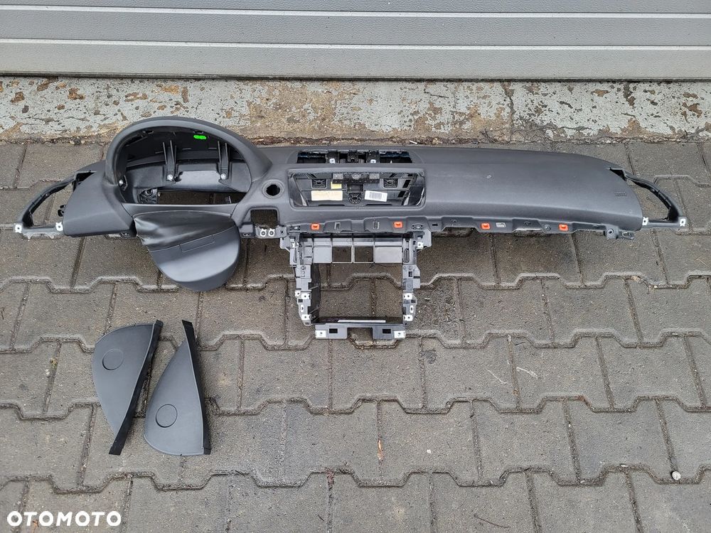 BMW E87 DESKA ROZDZIELCZA KONSOLA KOKPIT AIRBAG EUROPA - 1