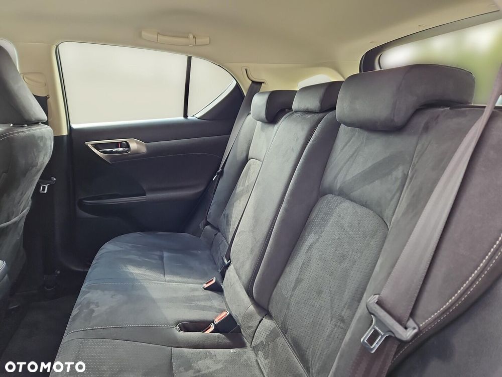 Lexus CT - 22