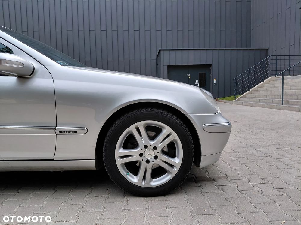 Mercedes-Benz Klasa C 220 CDI Elegance - 27