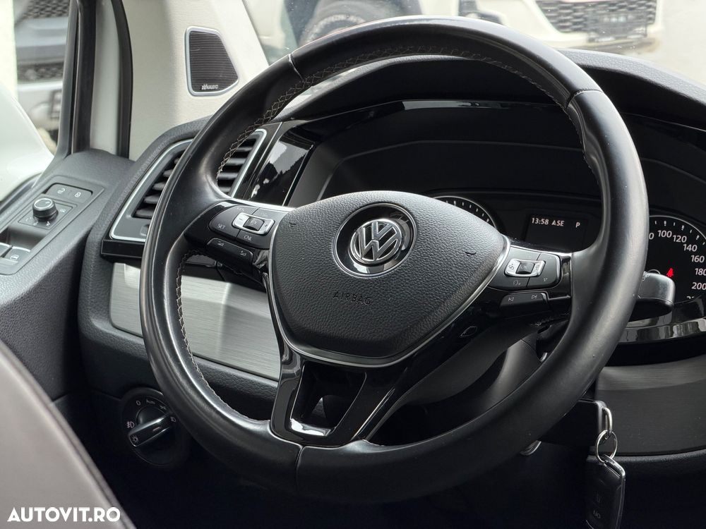 Volkswagen Multivan - 4