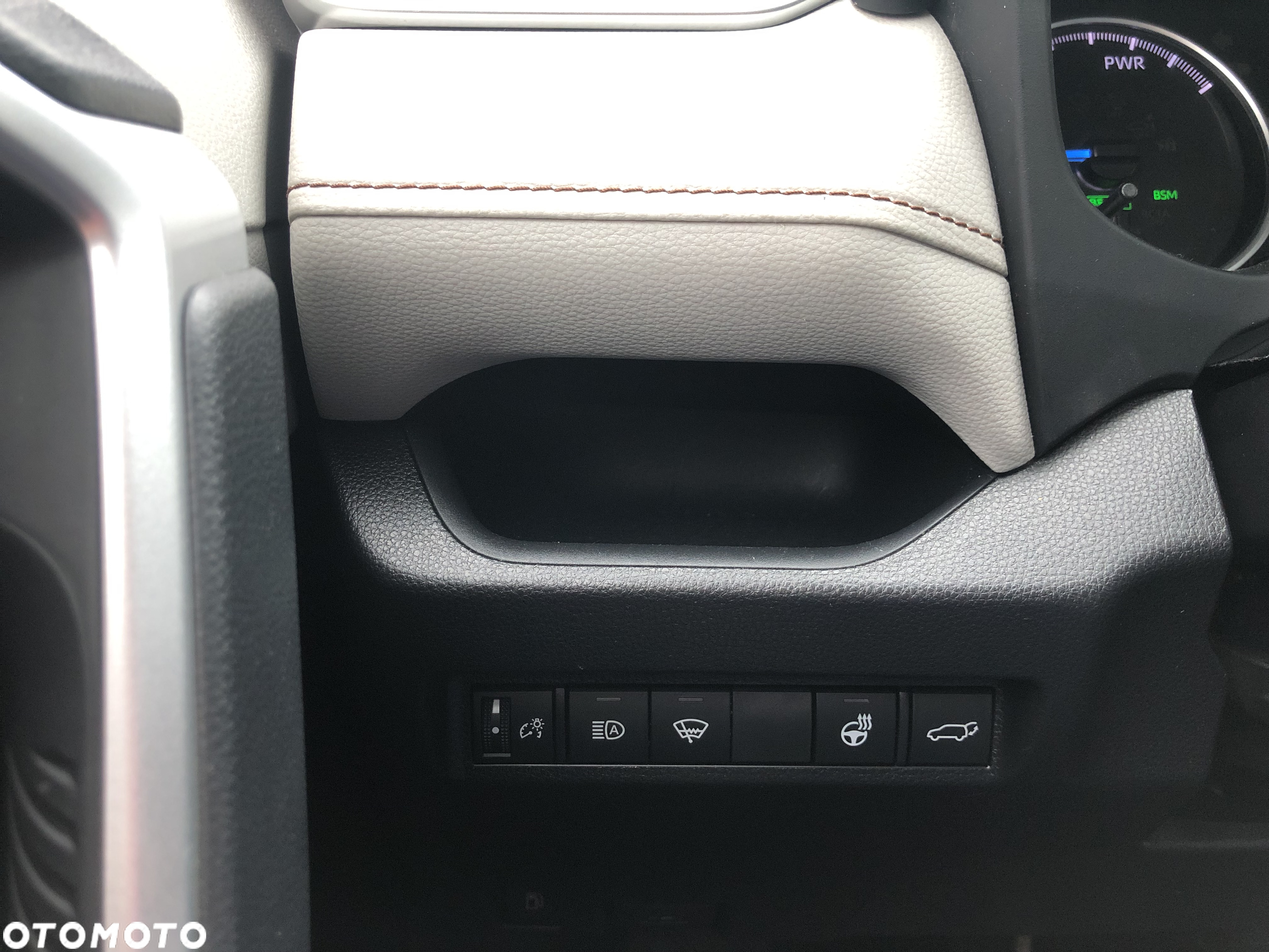 Toyota RAV4 - 24