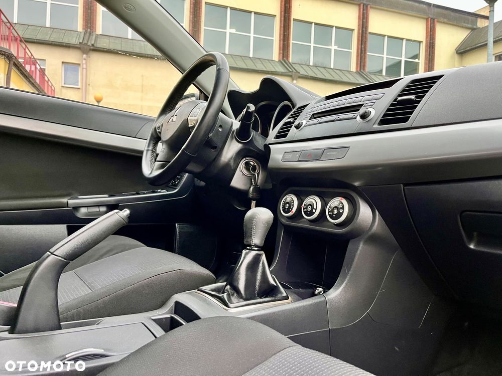 Mitsubishi Lancer 1.8 Intense - 10