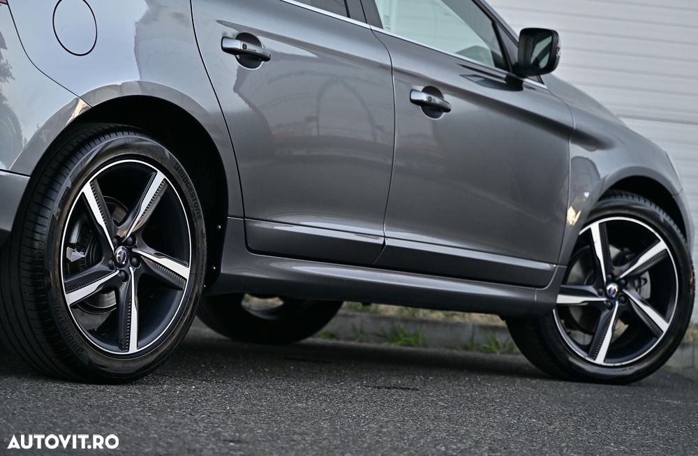 Volvo XC 60 D5 AWD Geartronic Summum - 37