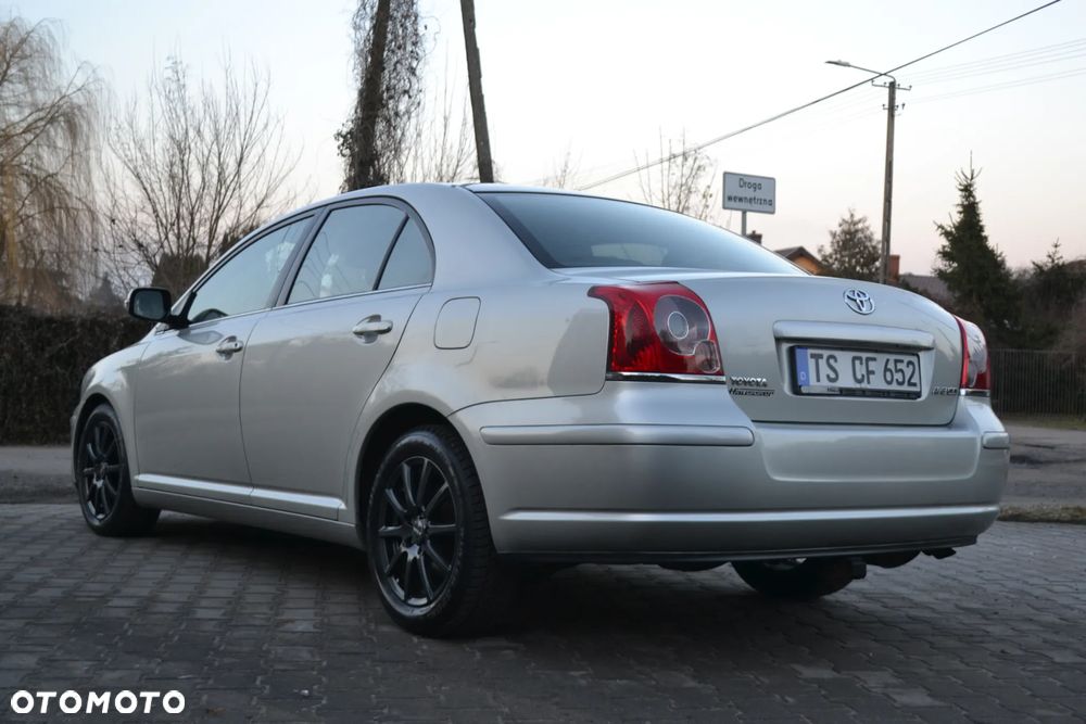 Toyota Avensis 2.0 VVT-i Executive - 8