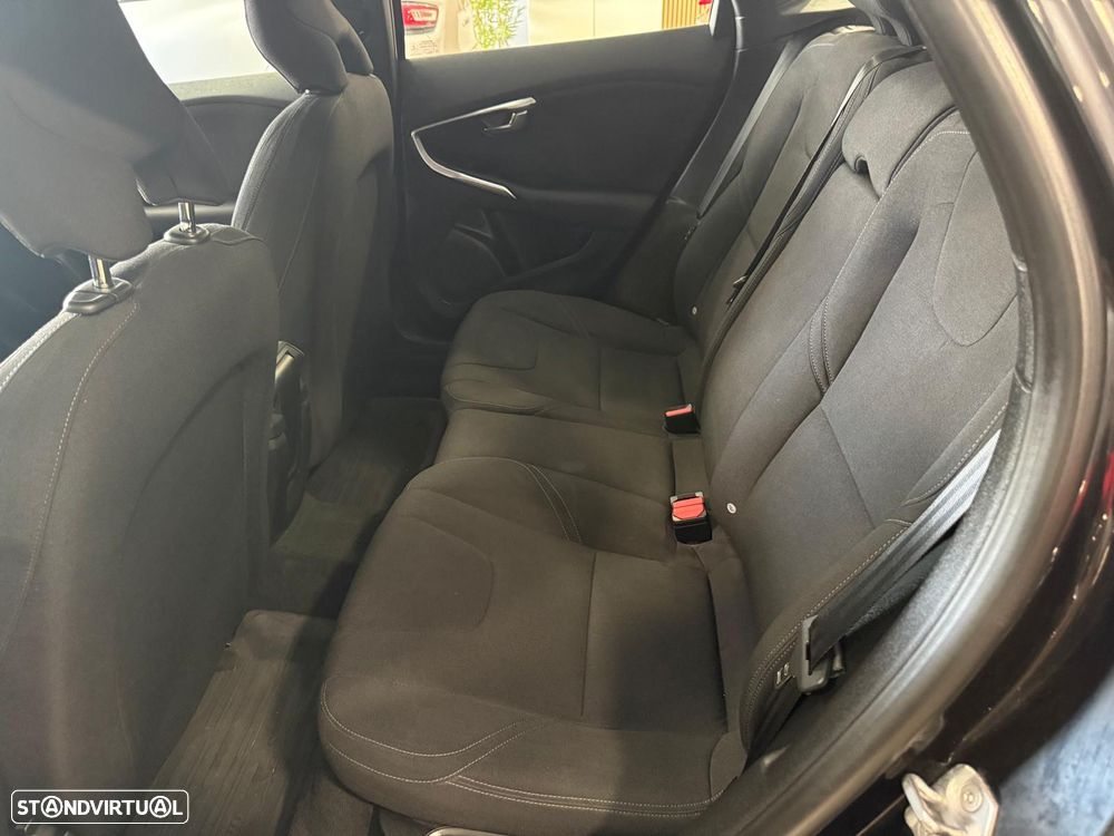 Volvo V40 2.0 D2 Inscription Geartronic - 5