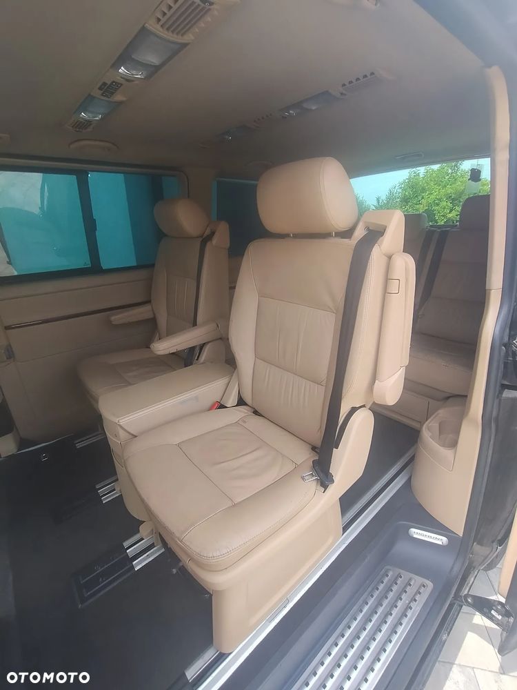 Volkswagen Multivan - 11