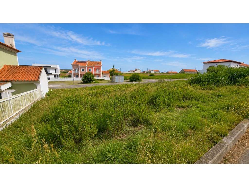 LOTE DE TERRENO COM PROJETO APROVADO PARA MORADIA T3 COM PISCINA - ... - Grande imagem: 4/13