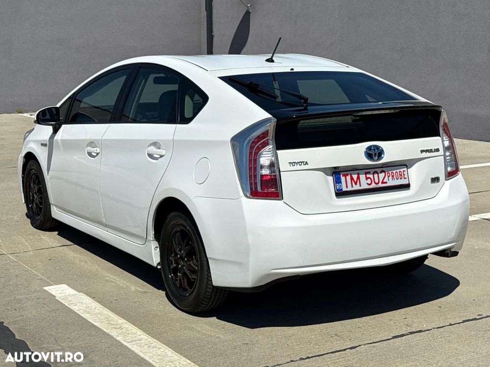 Toyota Prius (Hybrid) Comfort - 3