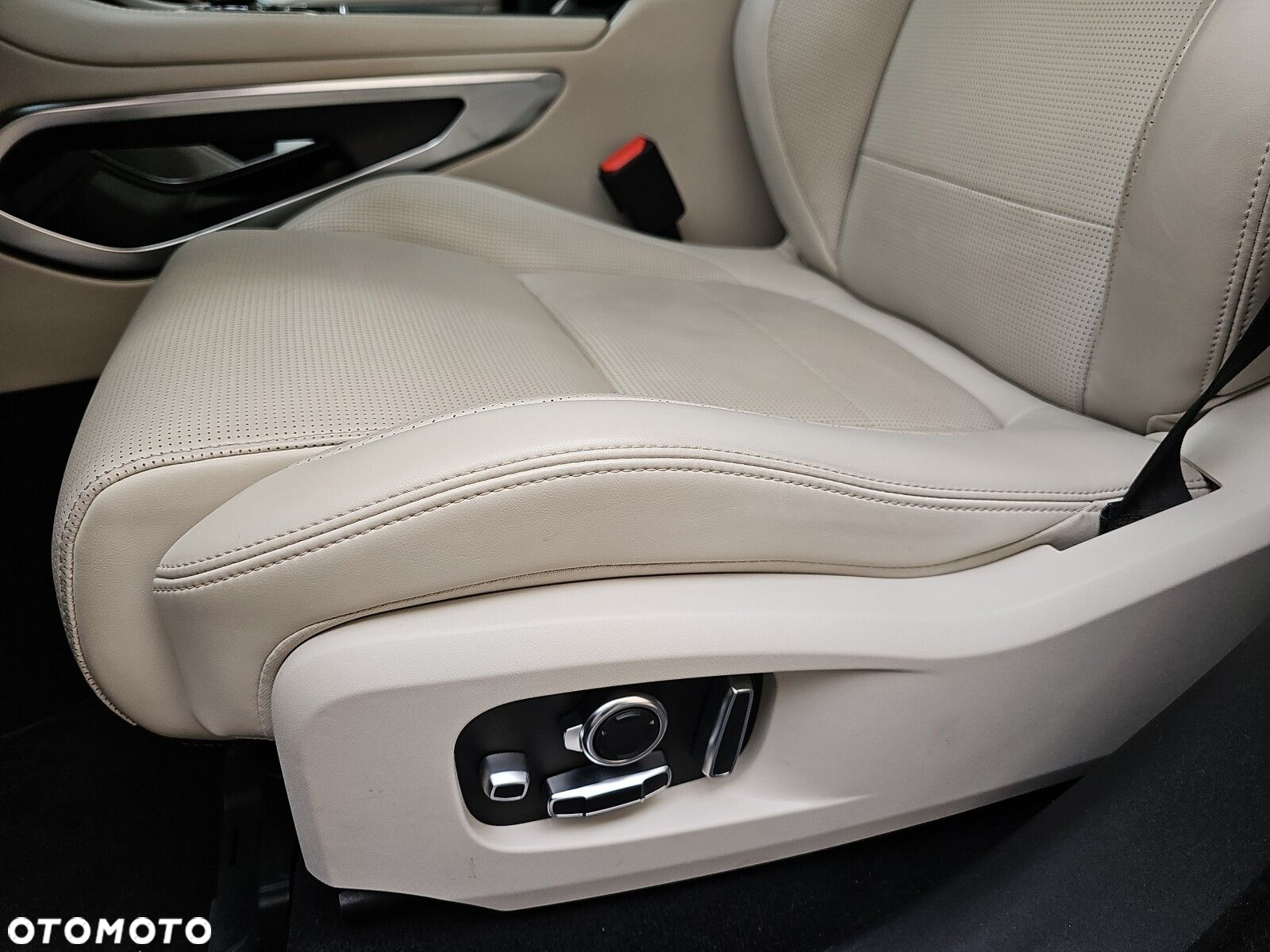 Jaguar F-Pace - 29