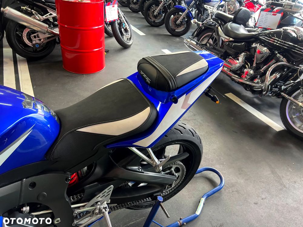 Yamaha R6 - 16