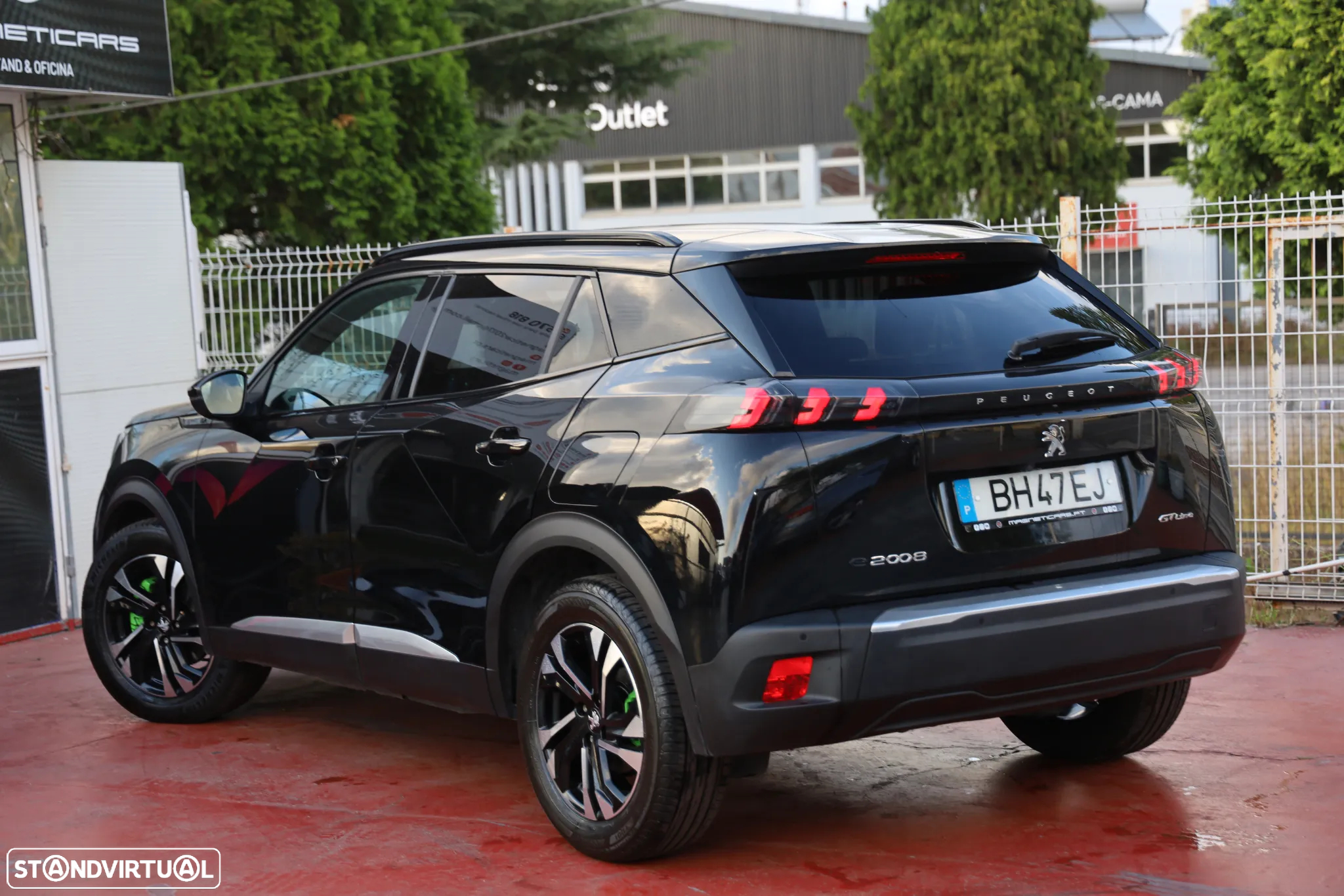 Peugeot e-2008 50 kWh GT - 2