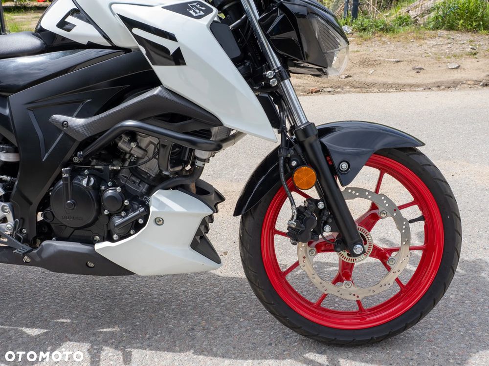 Suzuki GSX - 7